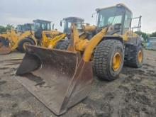 VOLVO LG958L RUBBER TIRED LOADER SN:9005551 powered by diesel engine, equipped with EROPS, air,