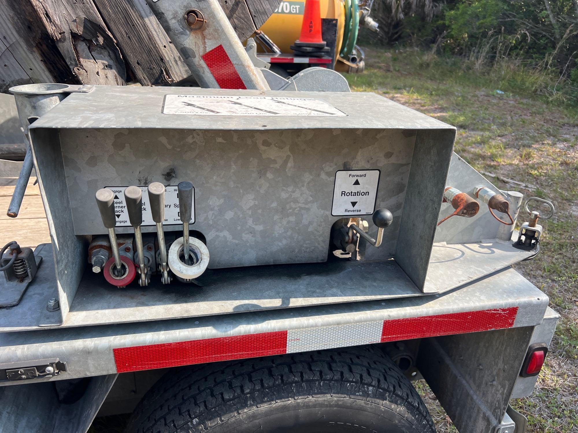 2021 LARSON WINDING TRAILER VN: 1L9LPUT29MH280533 equipped with Honda GX630 gas engine, hydraulic