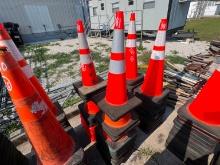 (25) SAFETY CONES
