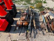PALLET OF LANDSCAPE TOOLS INCLUDING SHOVELS, BROOMS, RAKES, ETC.