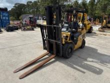 CAT 2P6000 FORKLIFT SN:AT13F31880 powered by LP engine, equipped with OROPS, 6,000lb lift capacity,