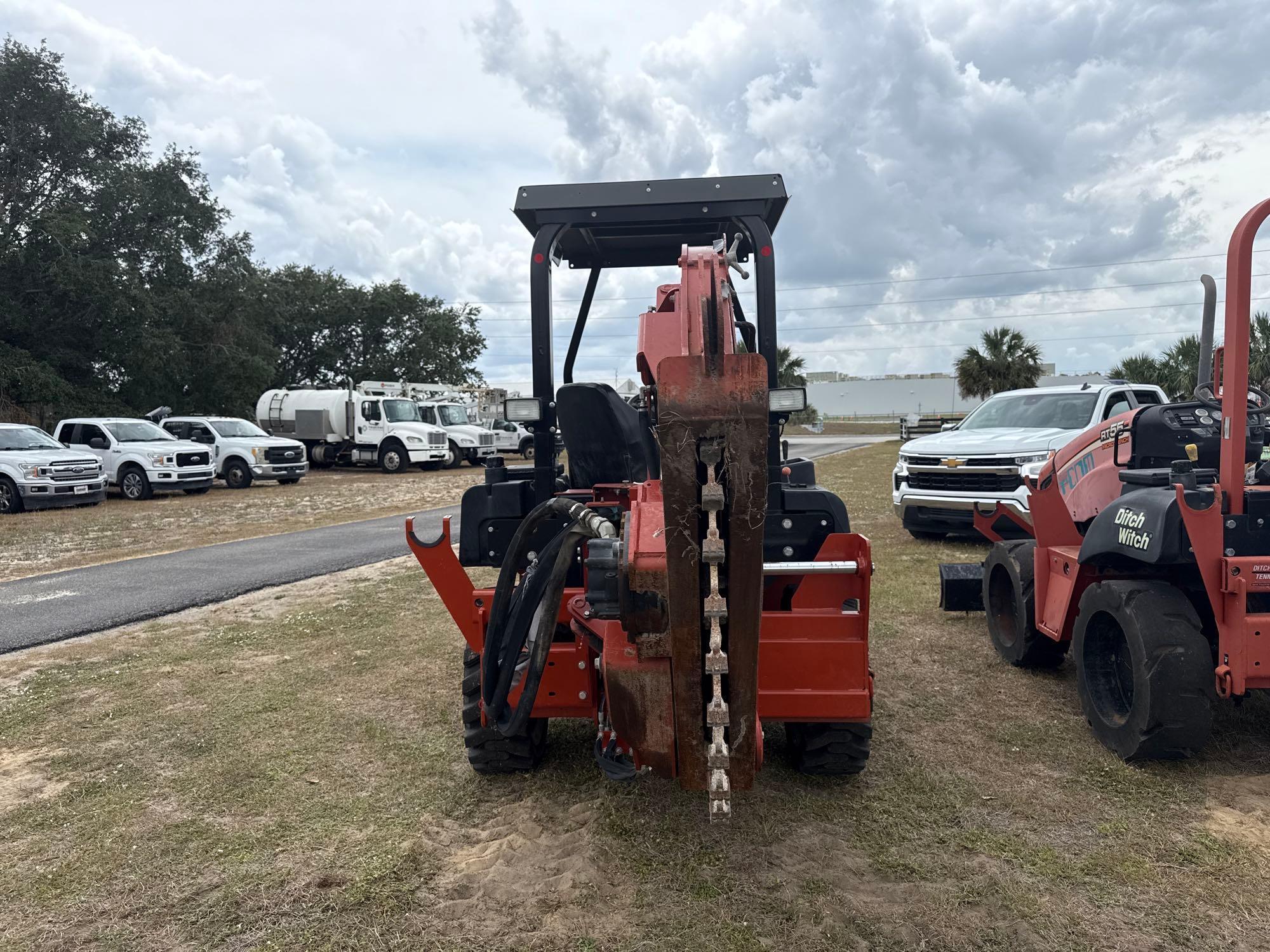 2022 DITCH WITCH RT80 TRENCHER SN:000163 4x4, powered by diesel engine, equipped with ROPS, front 6