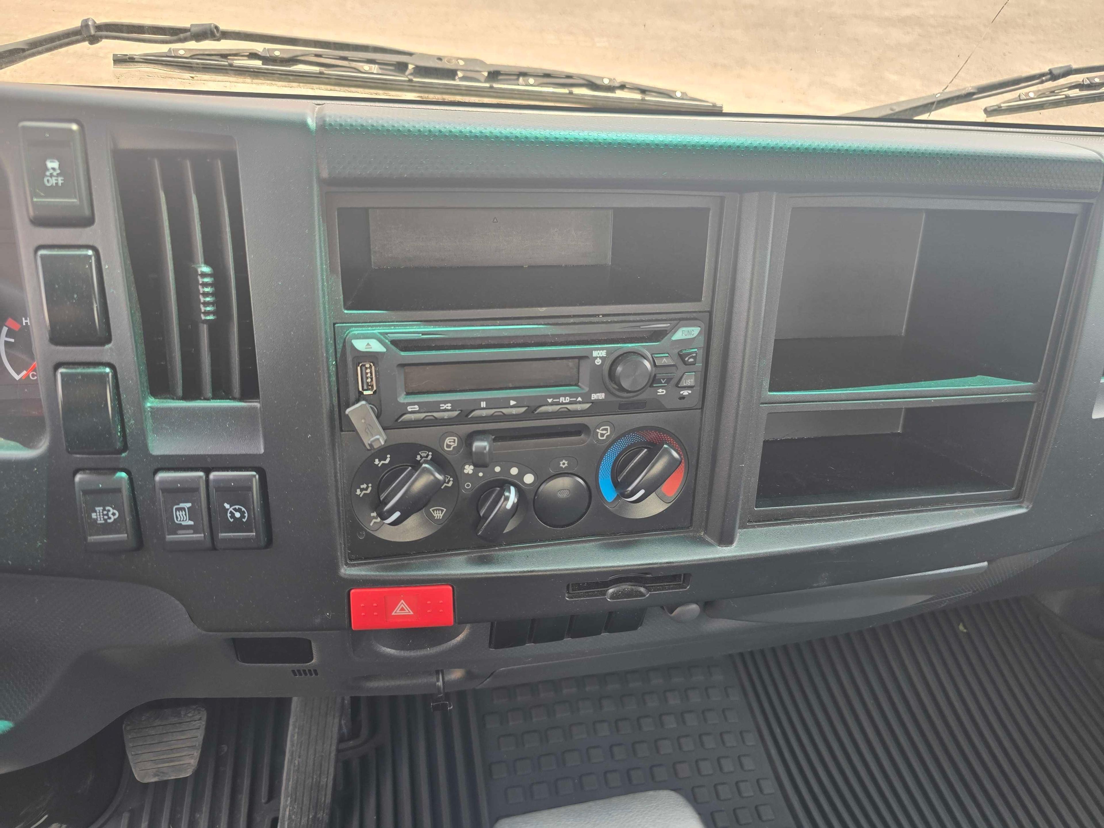 UNUSED 2023 CHEVY 5500XD VAN TRUCK VN:JALEEW165P7300341 powered by 5.2L 4 cylinder diesel engine,