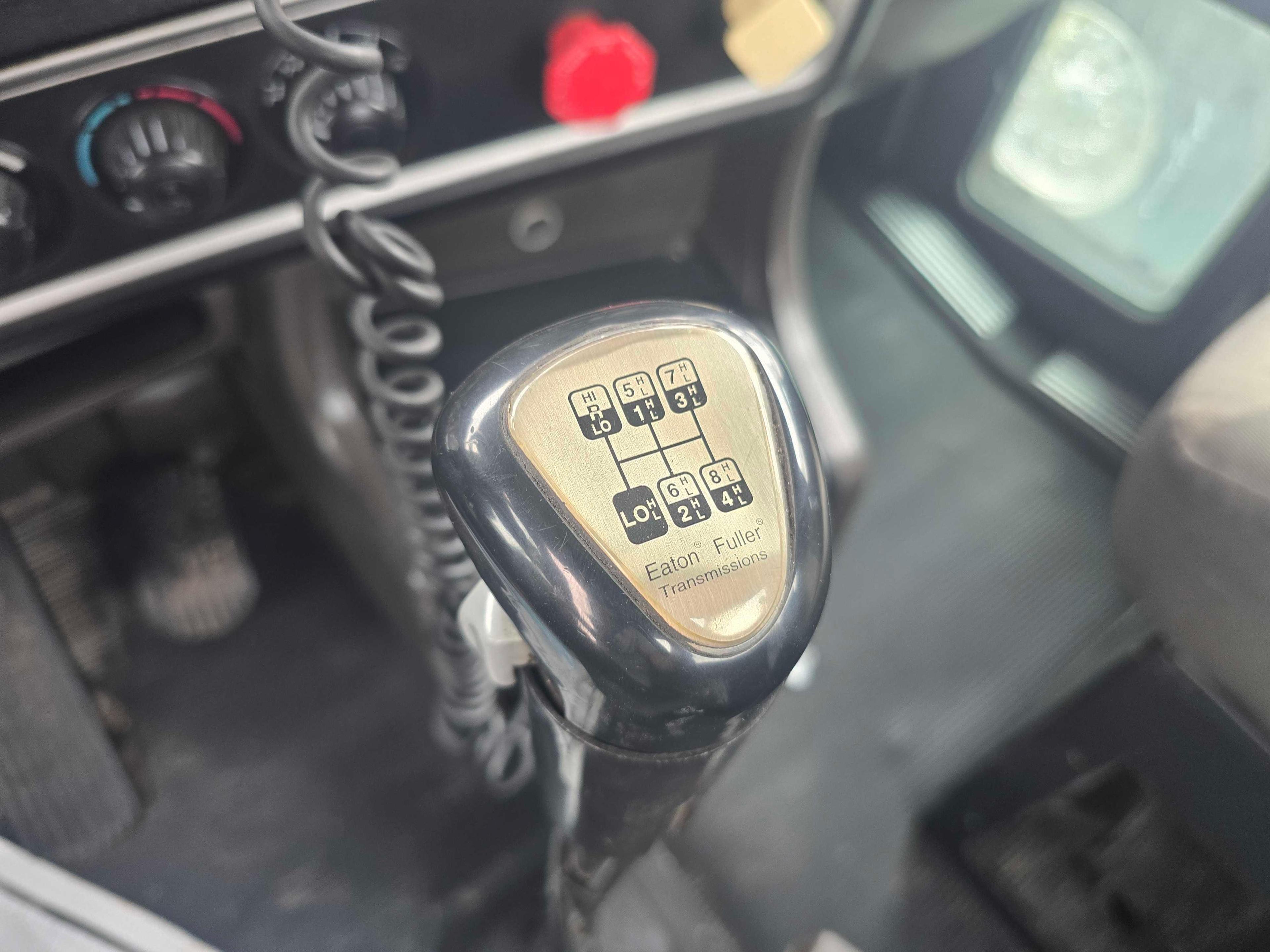 2010 KENWORTH T800 TRUCK TRACTOR VN:946013 powered by Paccar diesel engine, 500hp, equipped with