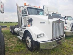 2010 KENWORTH T800 TRUCK TRACTOR VN:946013 powered by Paccar diesel engine, 500hp, equipped with