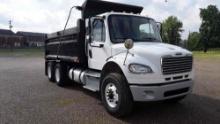 2016 FREIGHTLINER M2 102 DUMP TRUCK powered by Cummins diesel engine, equipped with 10 speed