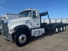 2013 MACK GU713 ROLLOFF TRUCK VN:N/A powered by Mack MP7-405 diesel engine, equipped with 8LL