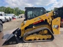NEW UNUSED CAT 255 RUBBER TRACKED SKID STEER SN:4715 powered by Cat C2.8T diesel engine, 74hp,