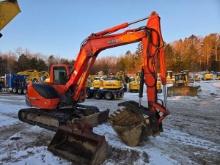 KUBOTA LX080 HYDRAULIC EXCAVATOR SN:12271 powered by Kubota diesel engine, equipped with Cab, front