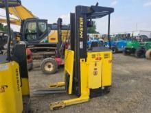 KOMATSU FG30-7 FORKLIFT SN:70204, powered by LP engine, equipped with OROPS, 6,000lb lift capacity.