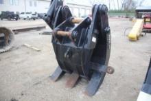 2022 NYE DGX255U 2 OVER 3 GRAPPLE SN:519155 Multi-Machine Mount for SK260, Pin-On, 2/3 Tine Jaw