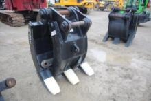 2022 NYE DGX255 2 OVER 3 GRAPPLE SN:519063 Multi-Machine Mount for SK260, Pin-On, 2/3 Tine Jaw