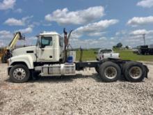 2016 MACK PINNACLE CHU613 TRUCK TRACTOR VN:022769 powered by Mack MP8-505C diesel engine, equipped