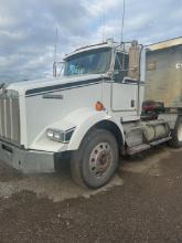 2016 KENWORTH T800 TRUCK TRACTOR VN:498151 powered by Cummins ISX15 diesel engine, 485hp, equipped