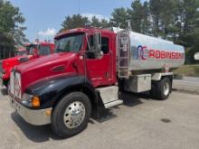 2005 KENWORTH T300 FUEL TRUCK VN:2NKMHZ7X75M088118 powered by Cummins diesel engine, equipped with