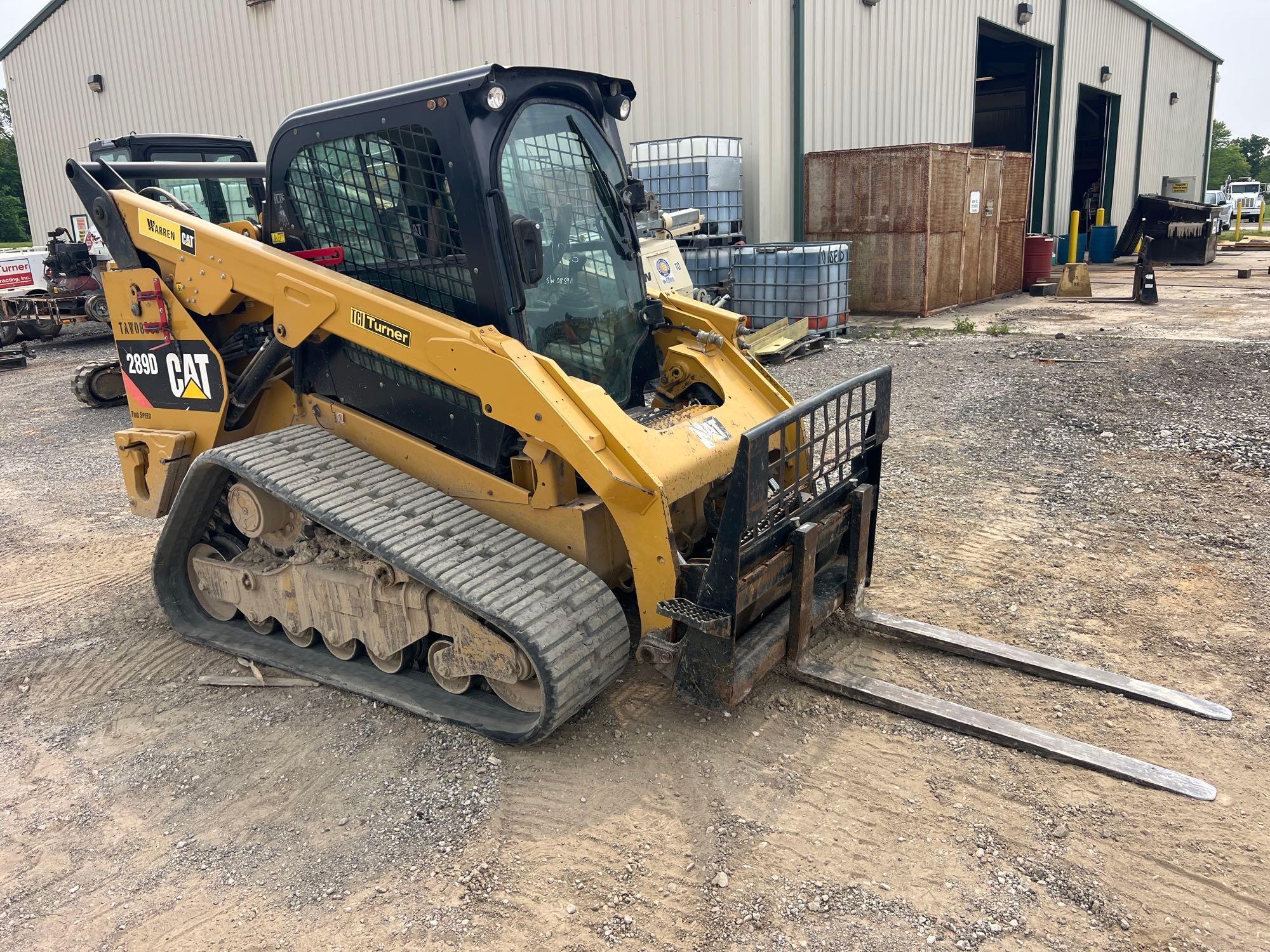 CAT 289D RUBBER TRACKED SKID STEER SN:TAW08590 powered by Cat diesel engine, equipped with EROPS,