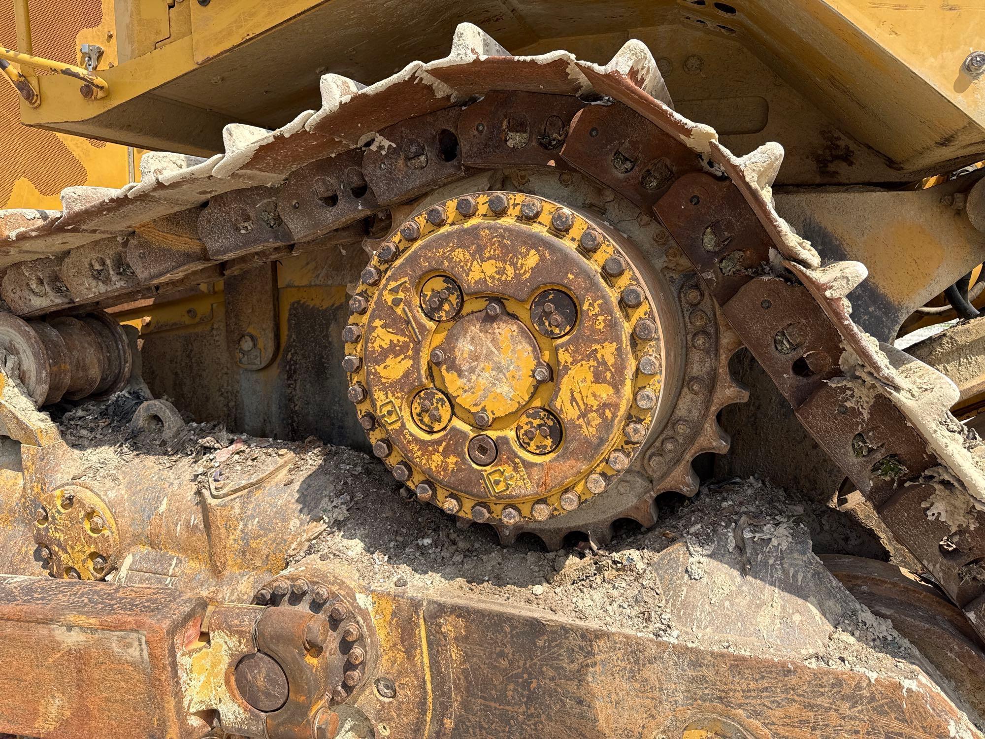 2015 CAT D8T CRAWLER TRACTOR SN:FMC00241 powered by Cat diesel engine, equipped with EROPS, air, SU