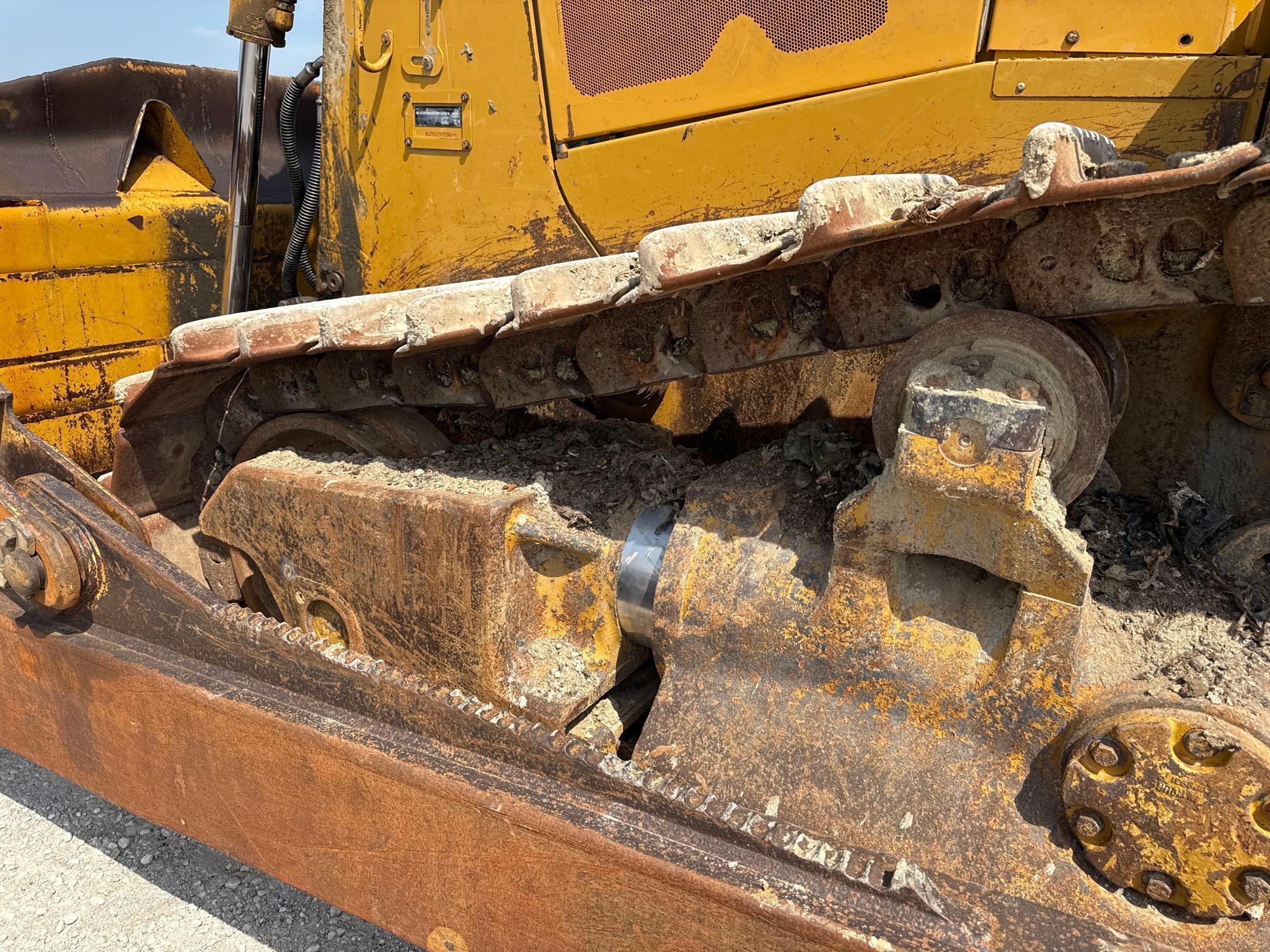 2015 CAT D8T CRAWLER TRACTOR SN:FMC00241 powered by Cat diesel engine, equipped with EROPS, air, SU