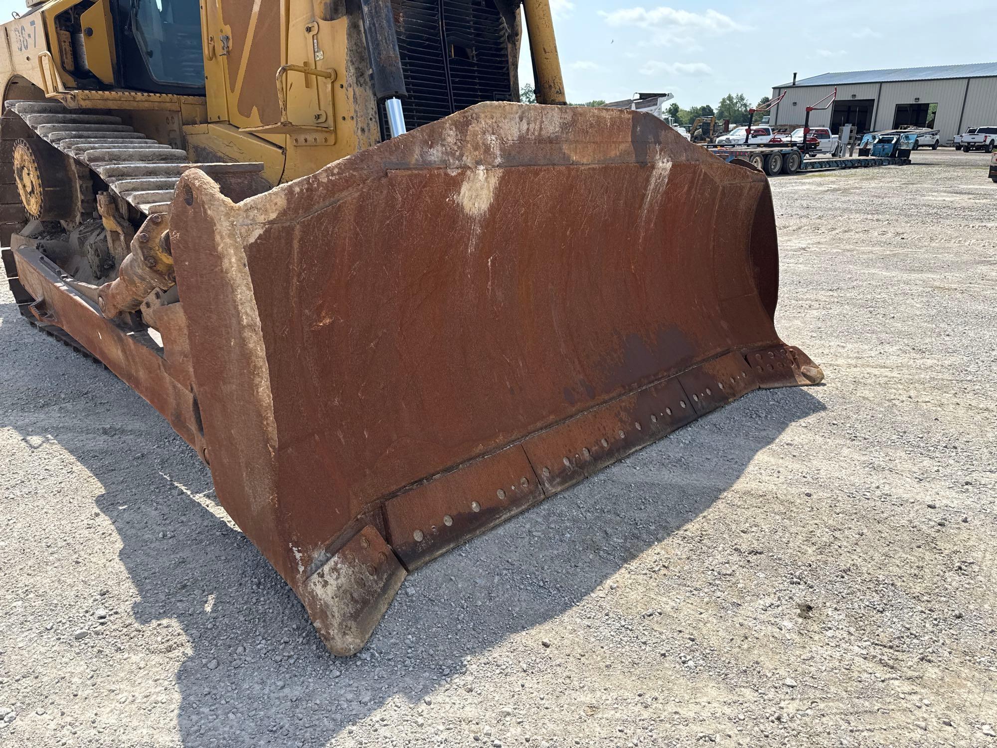 2015 CAT D8T CRAWLER TRACTOR SN:FMC00241 powered by Cat diesel engine, equipped with EROPS, air, SU