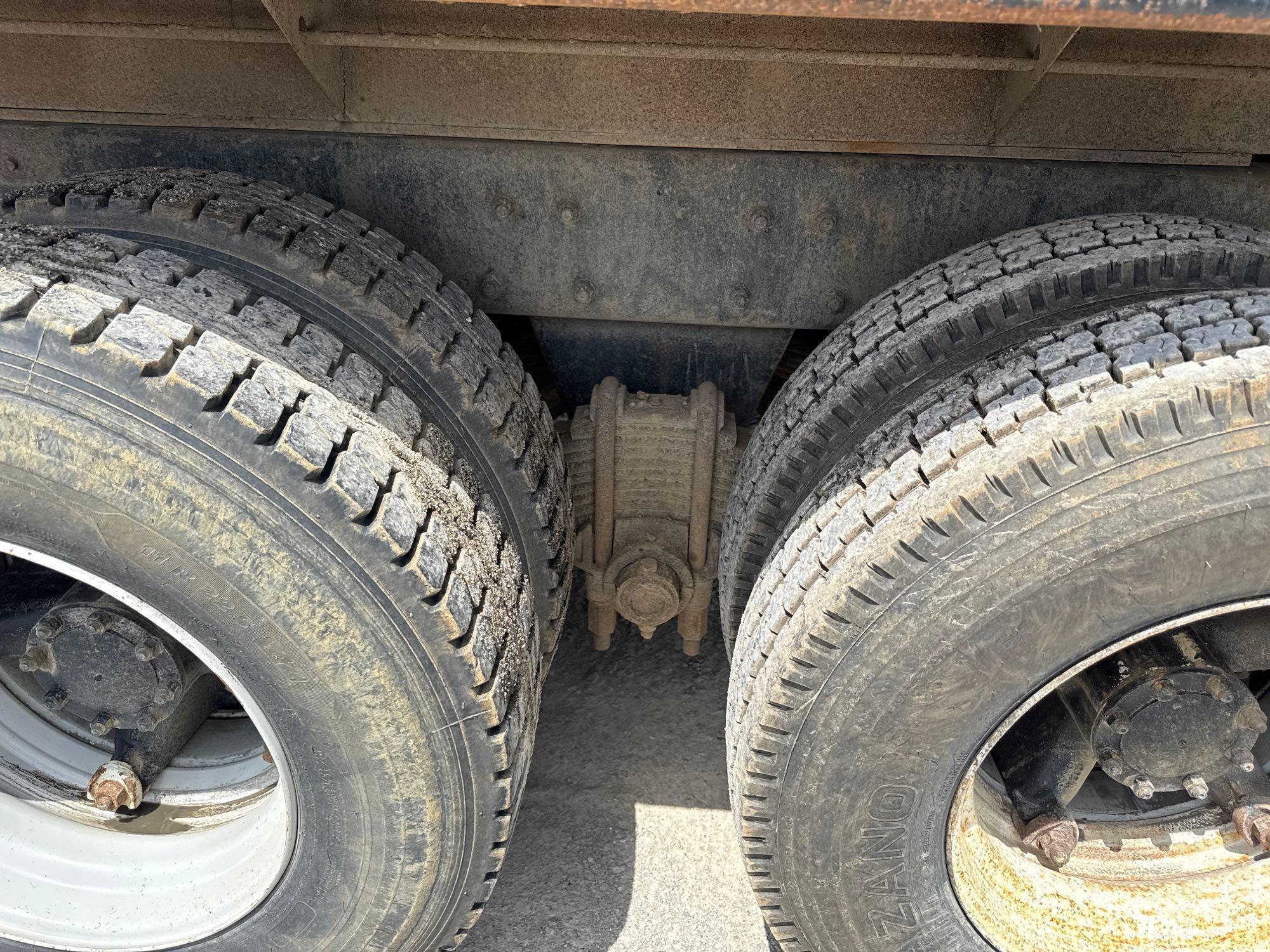 1991 MACK RB690 DUMP TRUCK VN:1M2AM20C5MM001895 powered by Mack engine, 350hp, equipped with