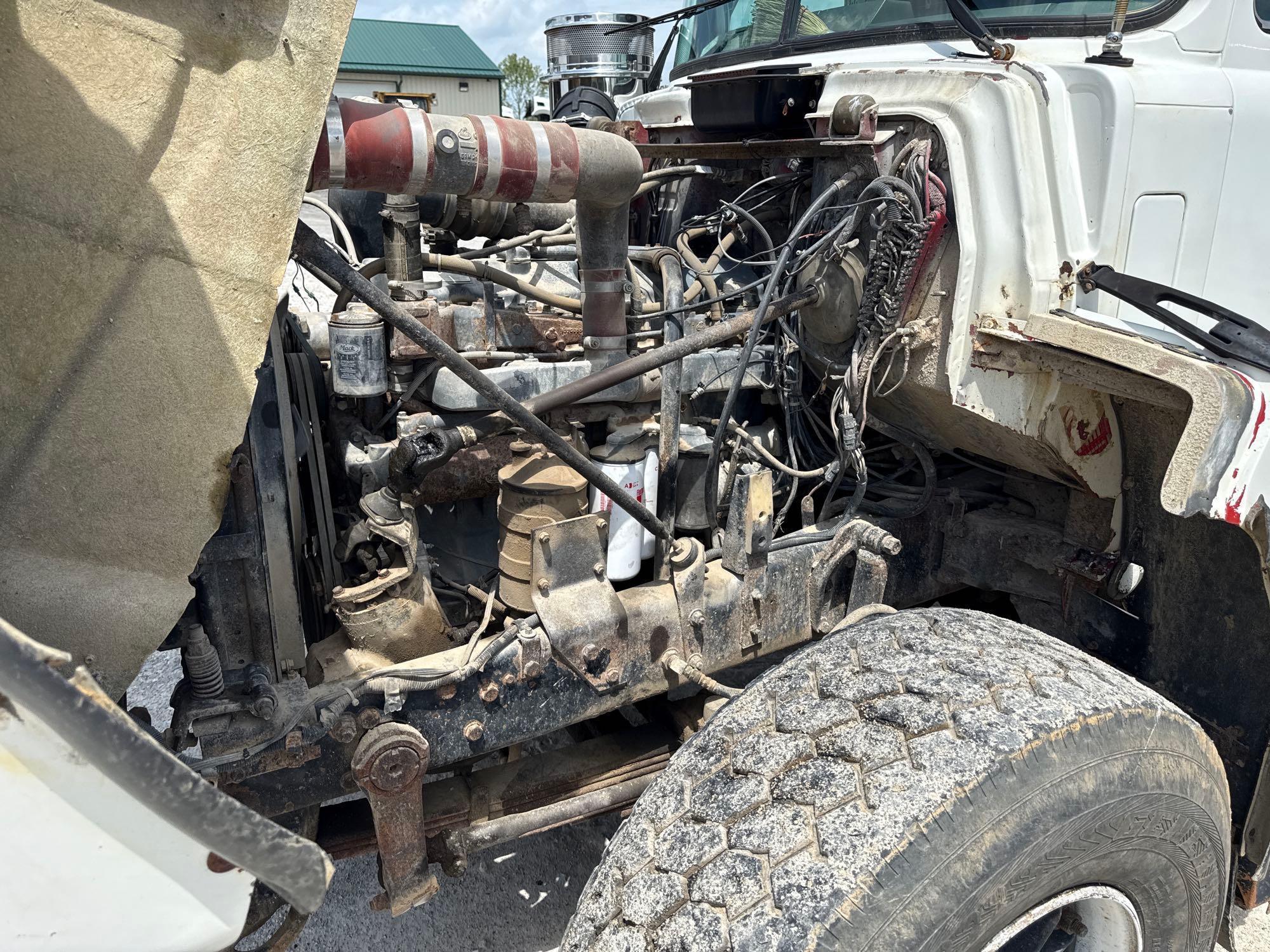 1991 MACK RB690 DUMP TRUCK VN:1M2AM20C5MM001895 powered by Mack engine, 350hp, equipped with
