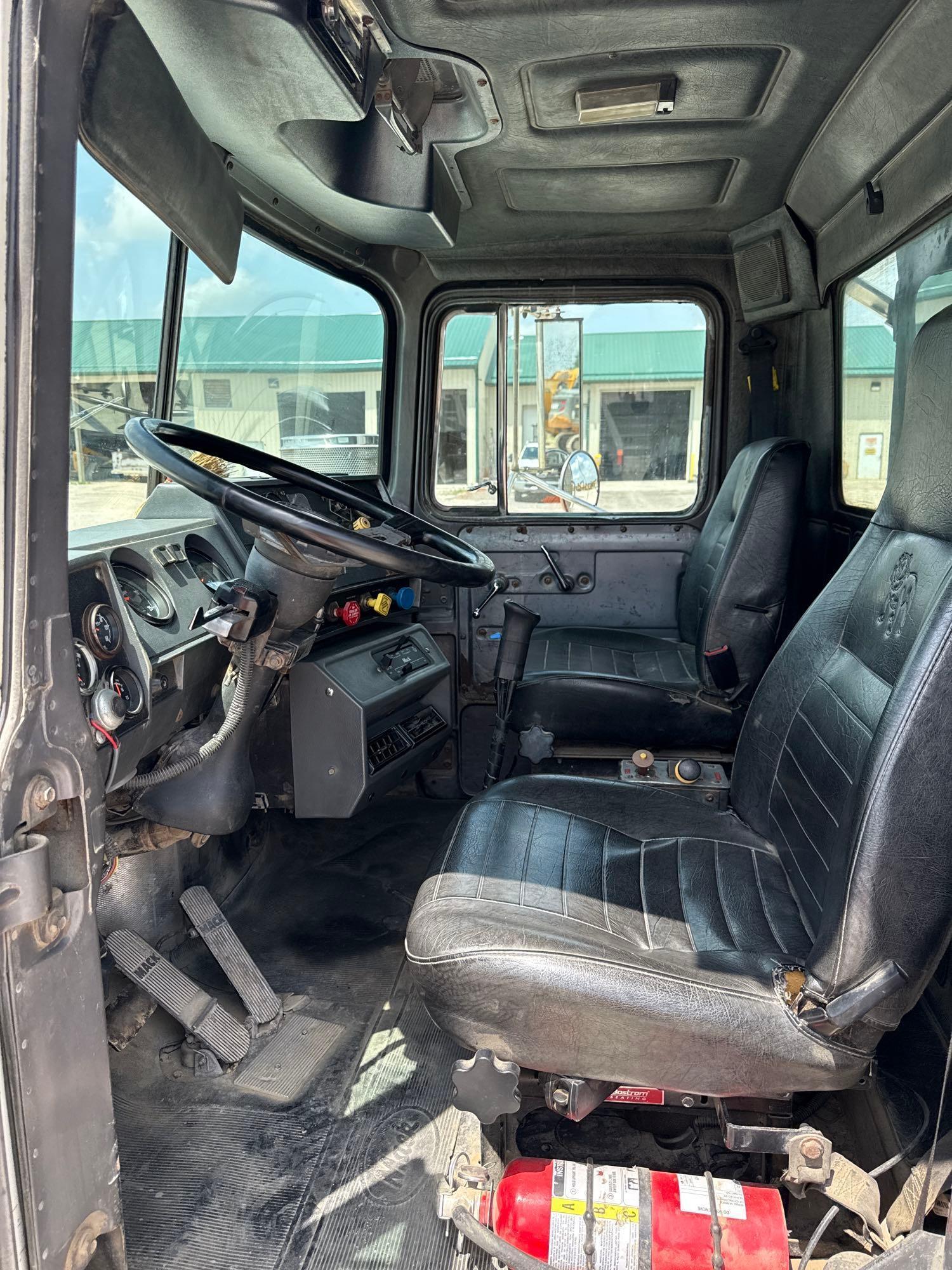 1991 MACK RB690 DUMP TRUCK VN:1M2AM20C5MM001895 powered by Mack engine, 350hp, equipped with