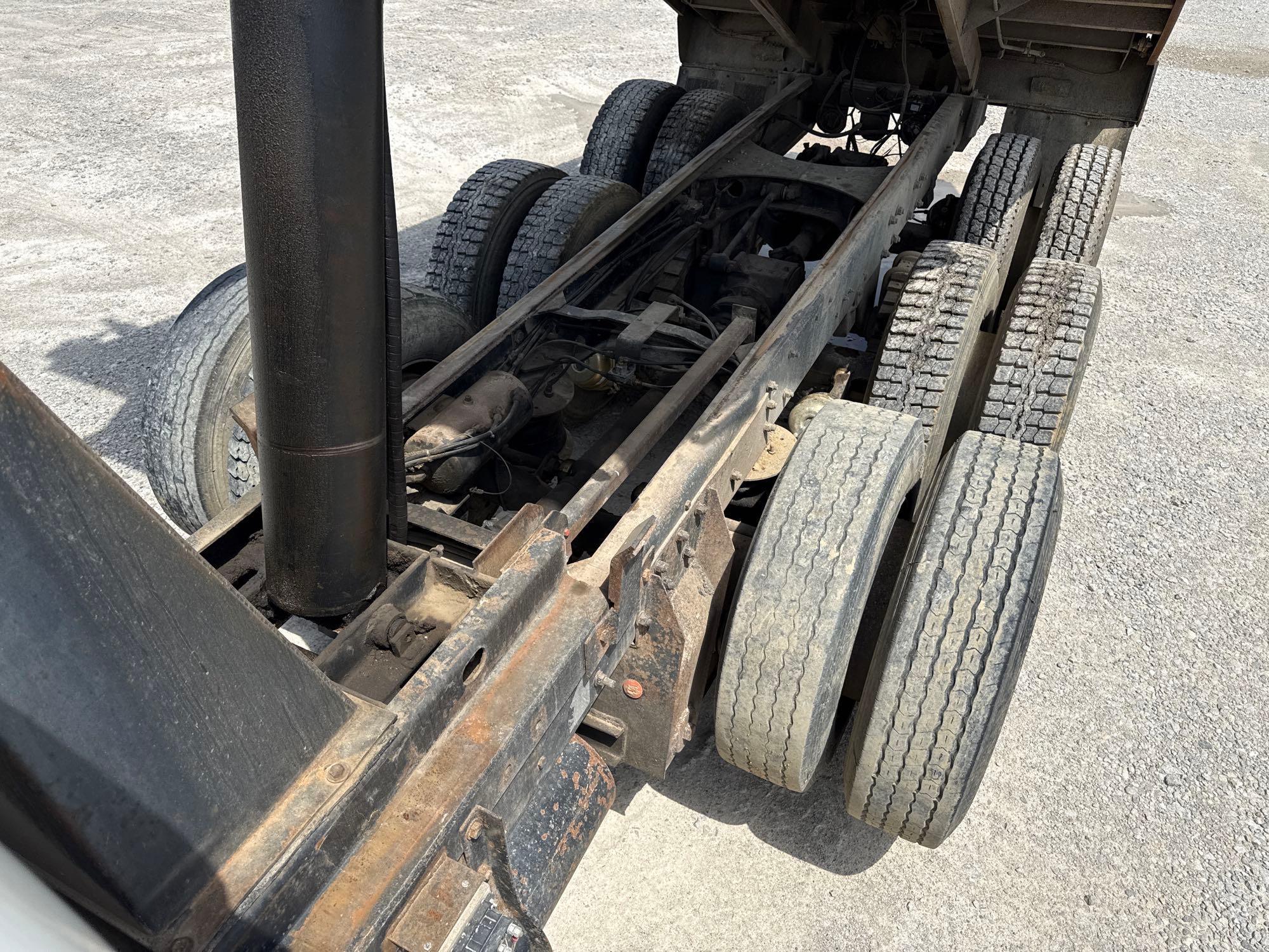 1991 MACK RB690 DUMP TRUCK VN:1M2AM20C5MM001895 powered by Mack engine, 350hp, equipped with