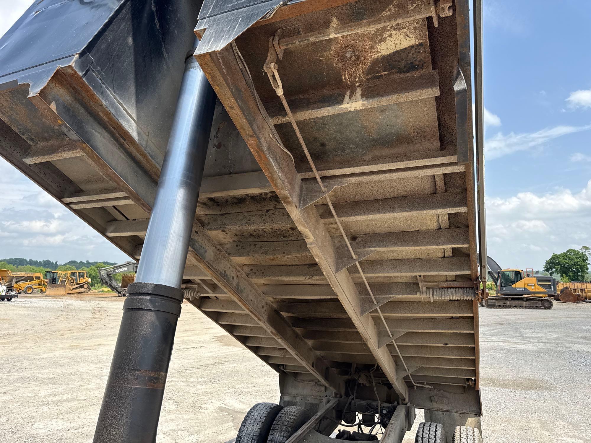 1991 MACK RB690 DUMP TRUCK VN:1M2AM20C5MM001895 powered by Mack engine, 350hp, equipped with