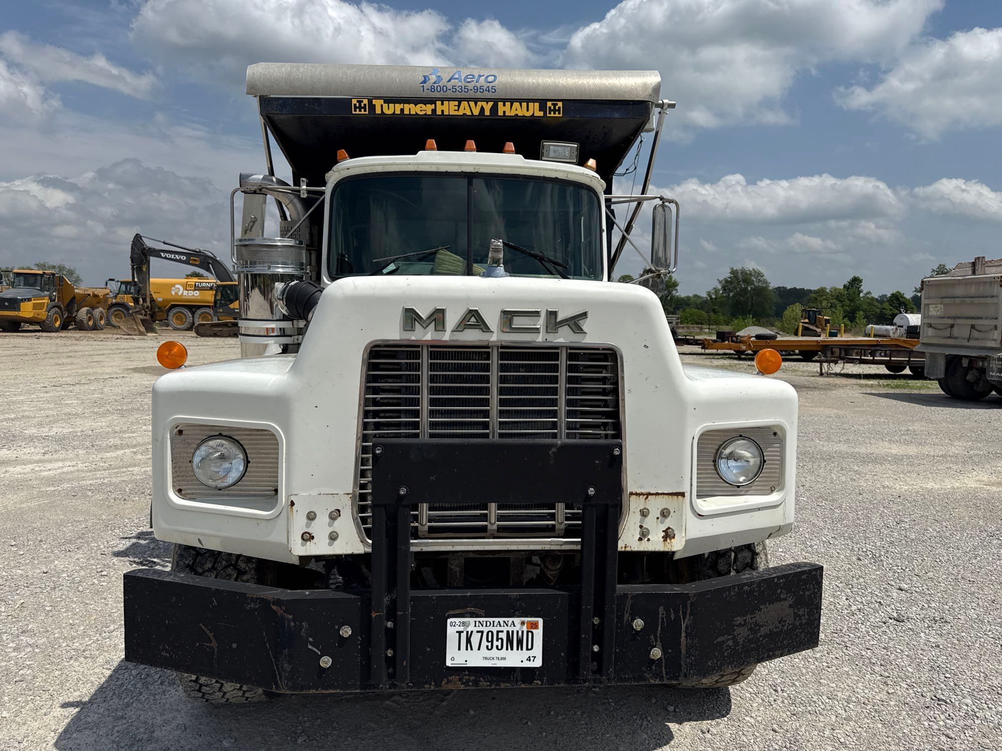 1991 MACK RB690 DUMP TRUCK VN:1M2AM20C5MM001895 powered by Mack engine, 350hp, equipped with