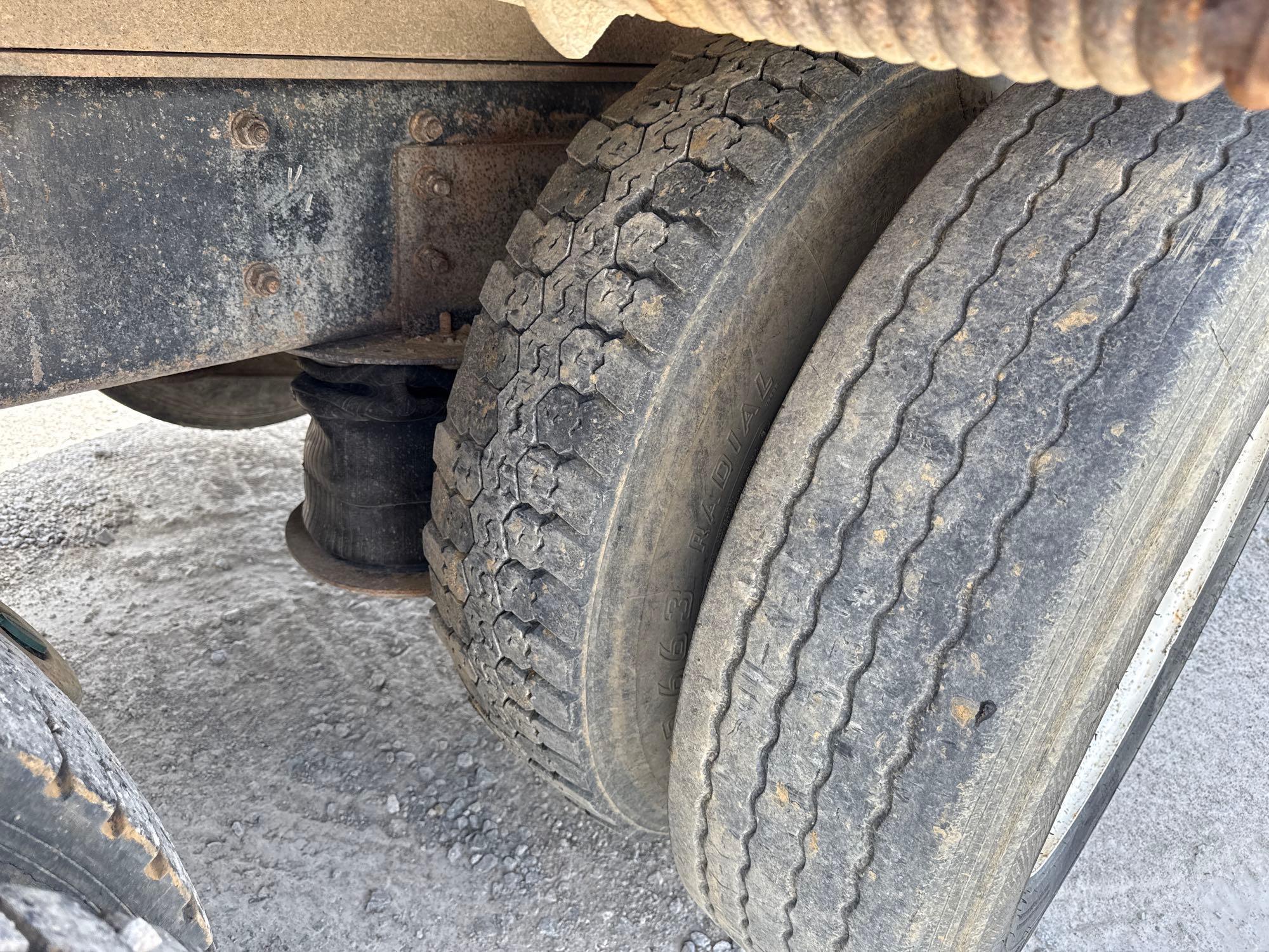 1991 MACK RB690 DUMP TRUCK VN:1M2AM20C5MM001895 powered by Mack engine, 350hp, equipped with
