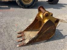 18IN DIGGING BUCKET TRACTOR LOADER BACKHOE ATTACHMENT, fits cat 416