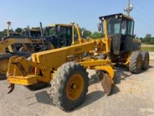 JOHN DEERE 670 MOTOR GRADER SN:06000T powered by John deere diesel engine, equipped with EROPS,