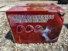 NEW AUTO DARKENING WELDING HELMET NEW SUPPORT EQUIPMENT