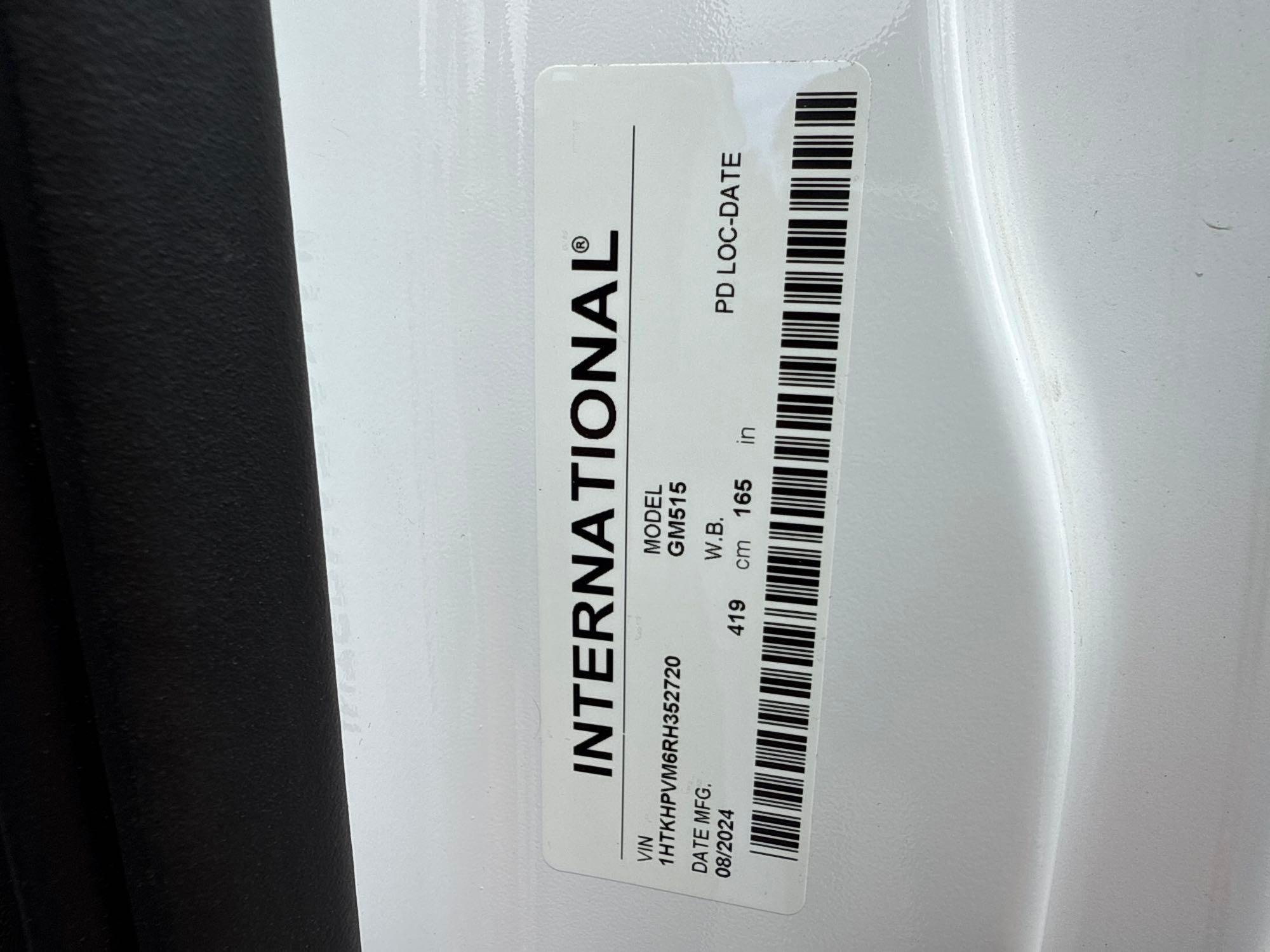 NEW UNUSED 2024 CHEVY 6500 CAB & CHASSIS VN:1HTKHPVM6RH352720 powered by Duramax 6.6L V8 turbo
