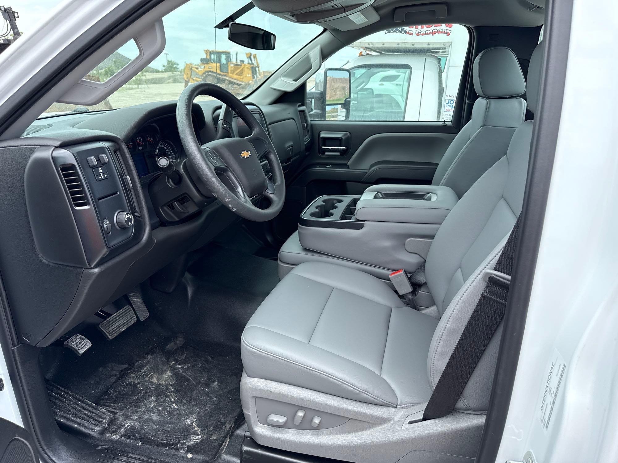 NEW UNUSED 2024 CHEVY 6500 CAB & CHASSIS VN:1HTKHPVM6RH352720 powered by Duramax 6.6L V8 turbo