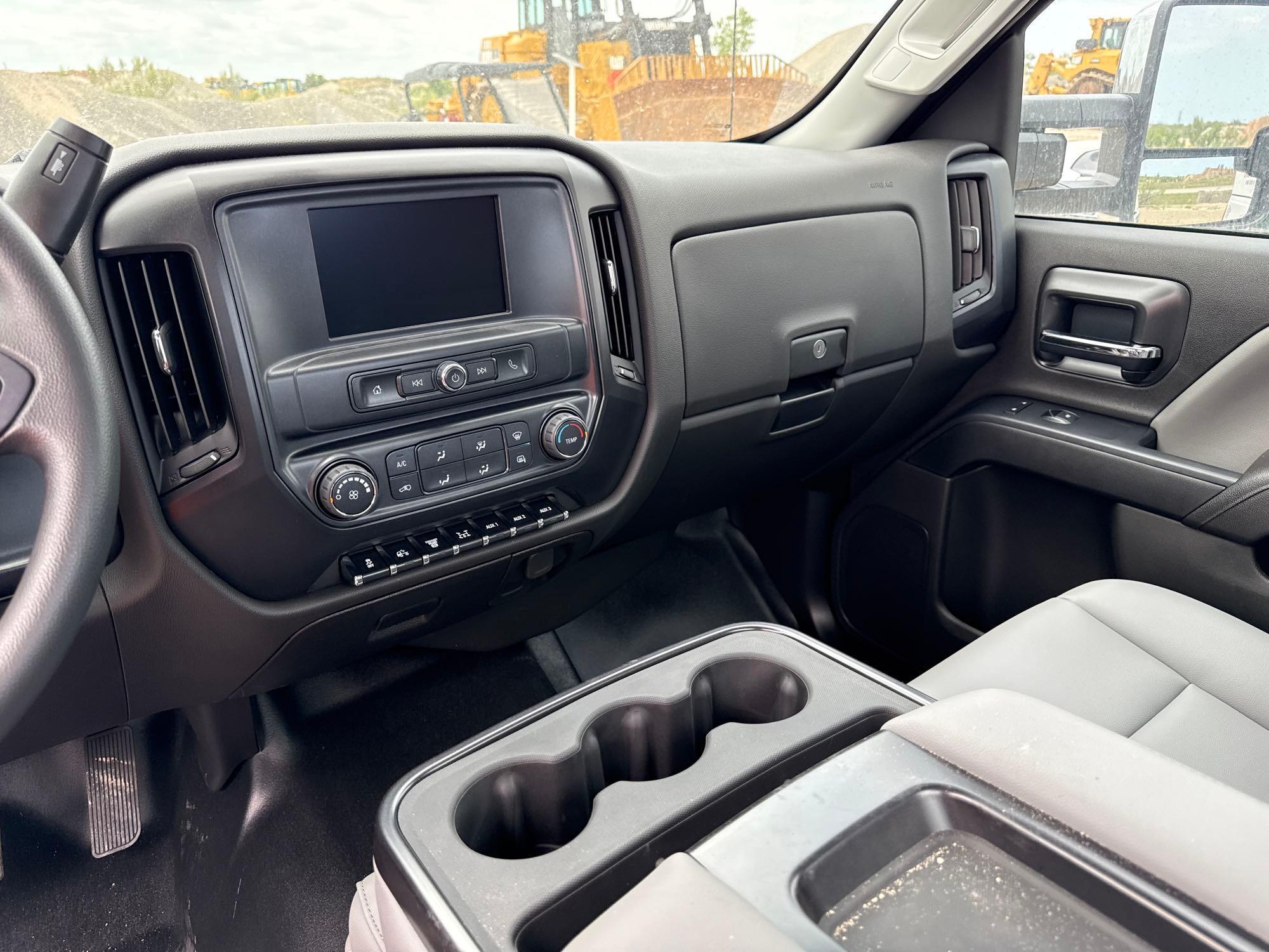 NEW UNUSED 2024 CHEVY 6500 CAB & CHASSIS VN:1HTKHPVM6RH352720 powered by Duramax 6.6L V8 turbo