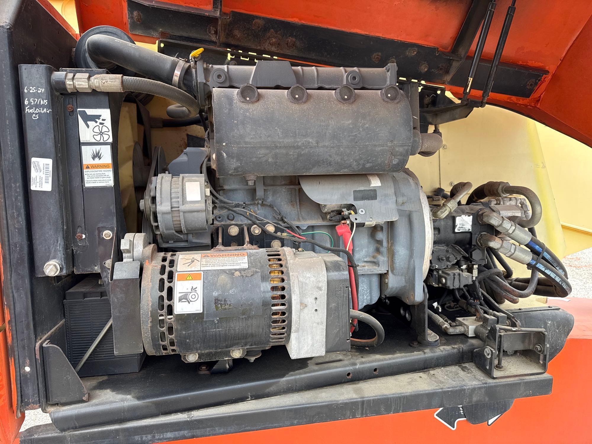 JLG 600S BOOM LIFT SN:300150471 4x4, powered by diesel engine, equipped with 60ft. Platform height,