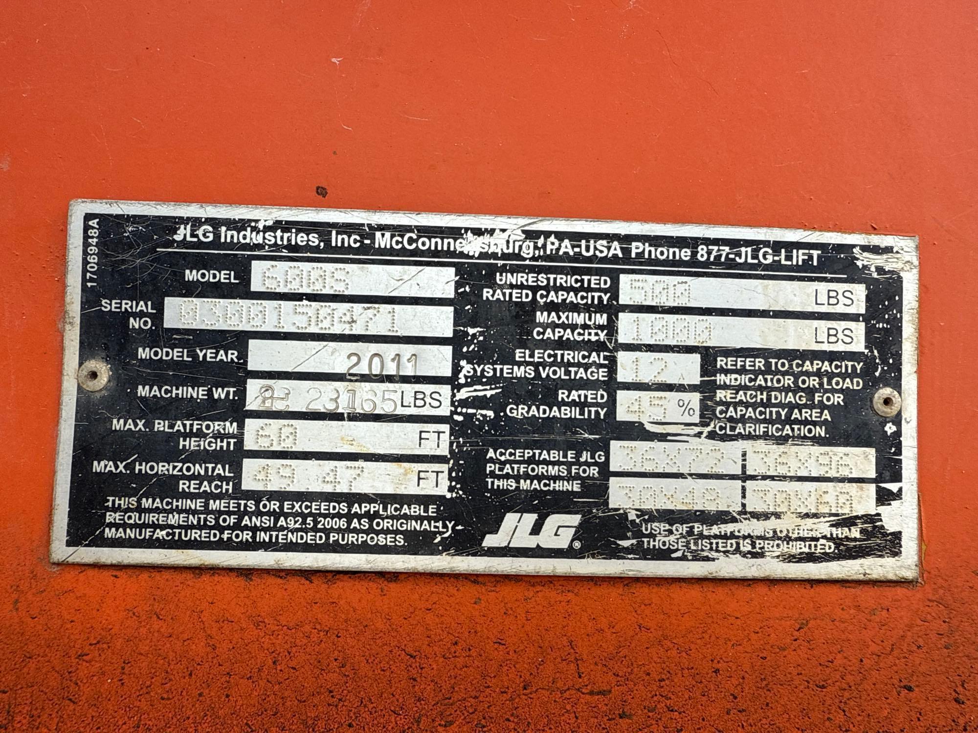 JLG 600S BOOM LIFT SN:300150471 4x4, powered by diesel engine, equipped with 60ft. Platform height,