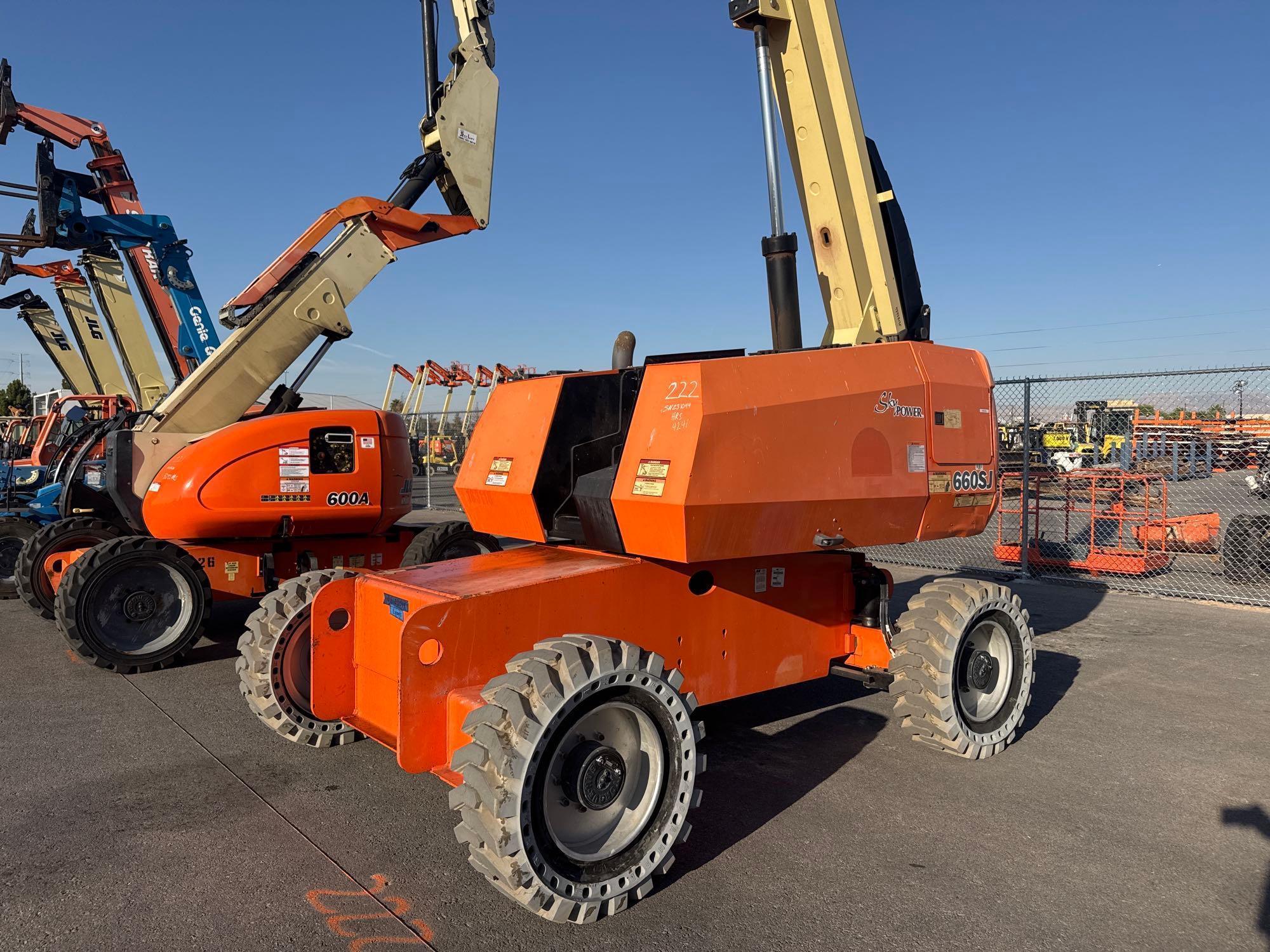 2017 JLG 660SJ BOOM LIFT SN:300231044 4x4, powered by diesel engine, equipped with 66ft. Platform