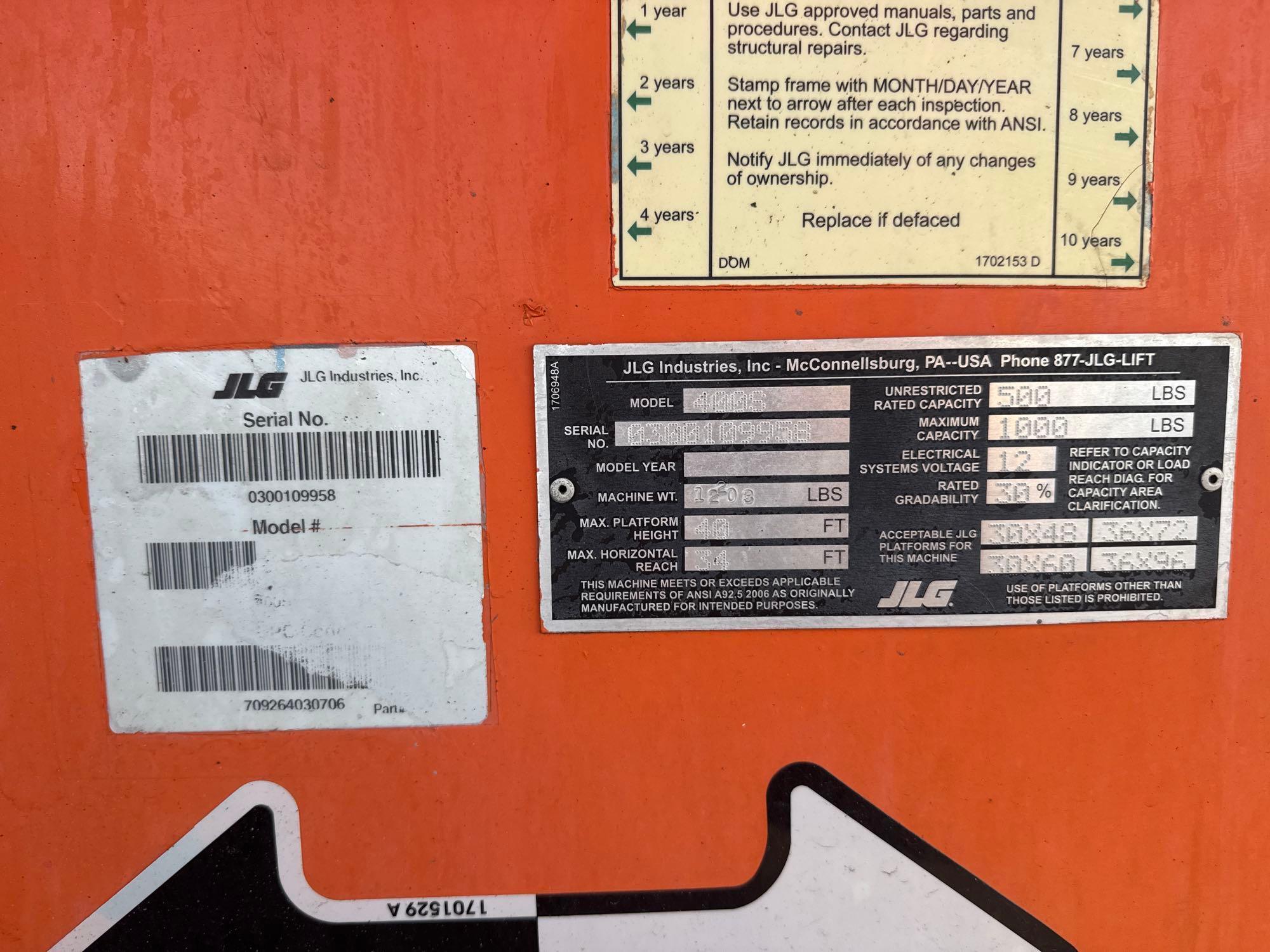 JLG 400S BOOM LIFT SN:300109958 4x4, powered by diesel engine, equipped with 40ft. Platform height,