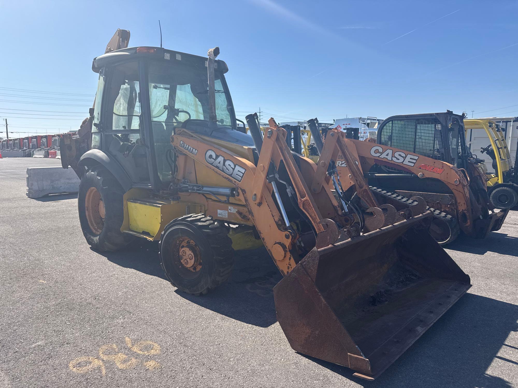 CASE 580N TRACTOR LOADER BACKHOE SN:JJGN580NJDC580819 4x4, powered by diesel engine, equipped with