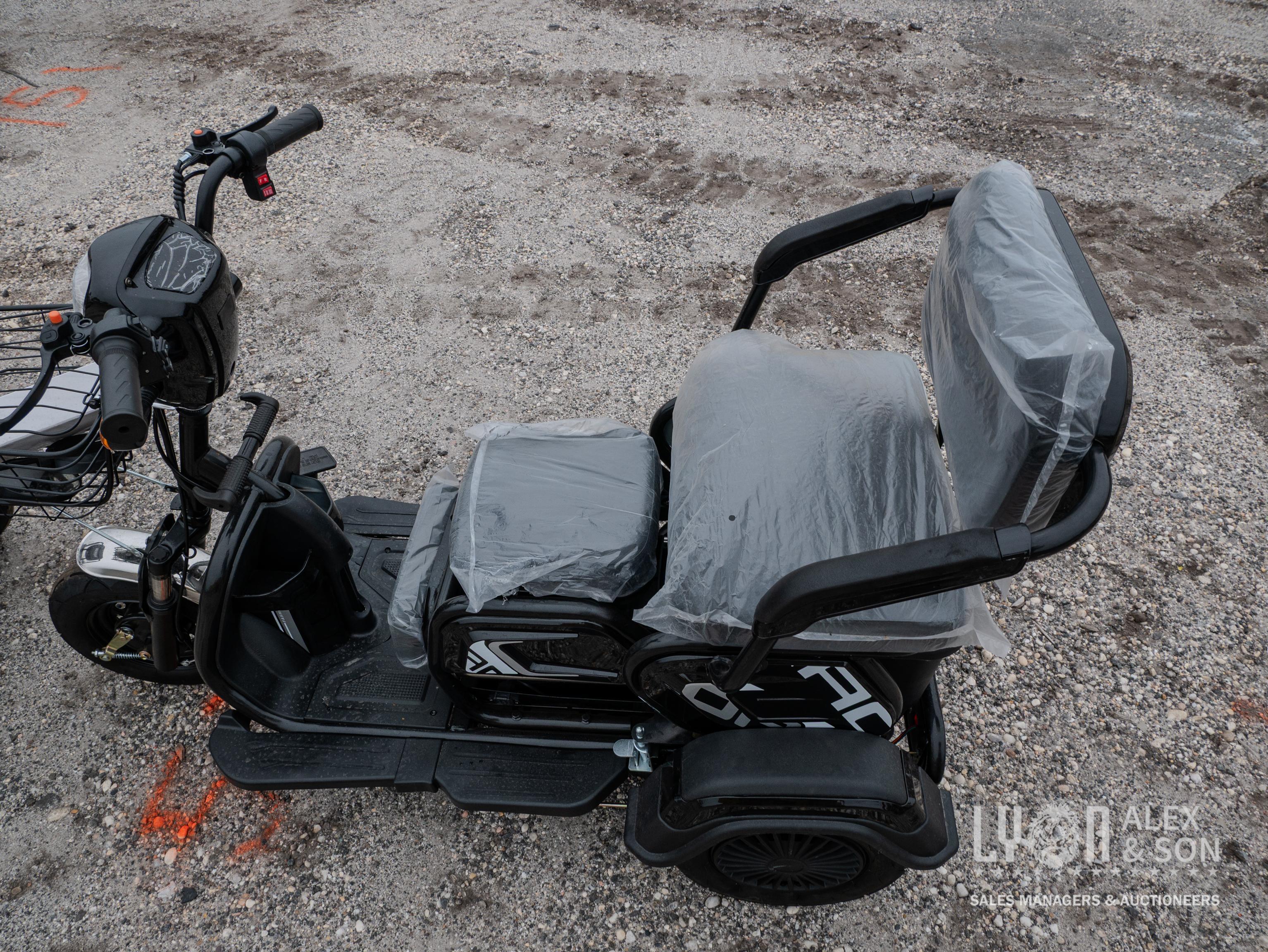 NEW MECO MS-D3 ELECTRIC TRICYCLE RECREATIONAL VEHICLE SN:250429, BILL OF SALE NO TITLE