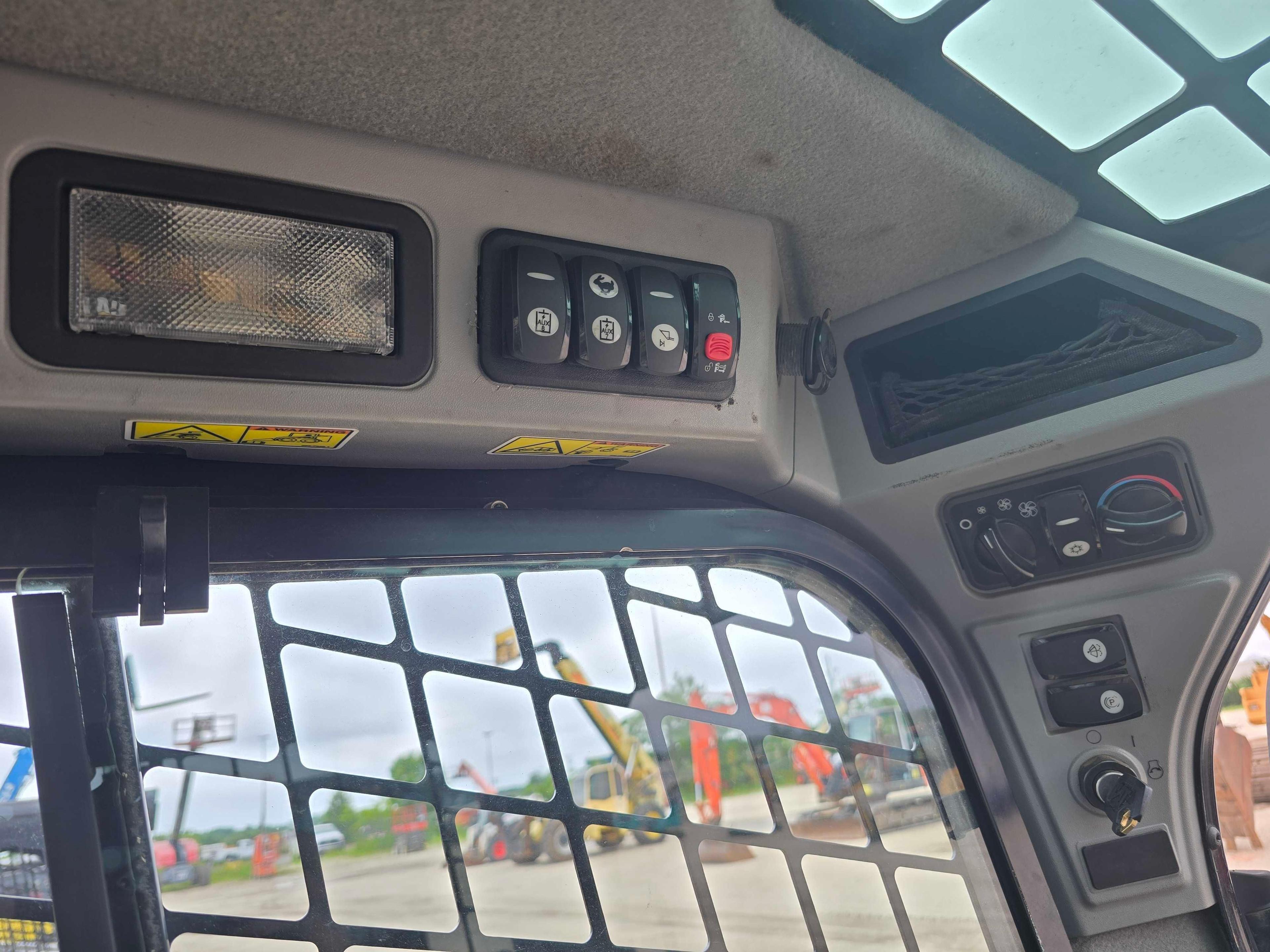 2016 CAT 262D SKID STEER SN:DTB05978 powered by Cat diesel engine, equipped with EROPS, air, heat,