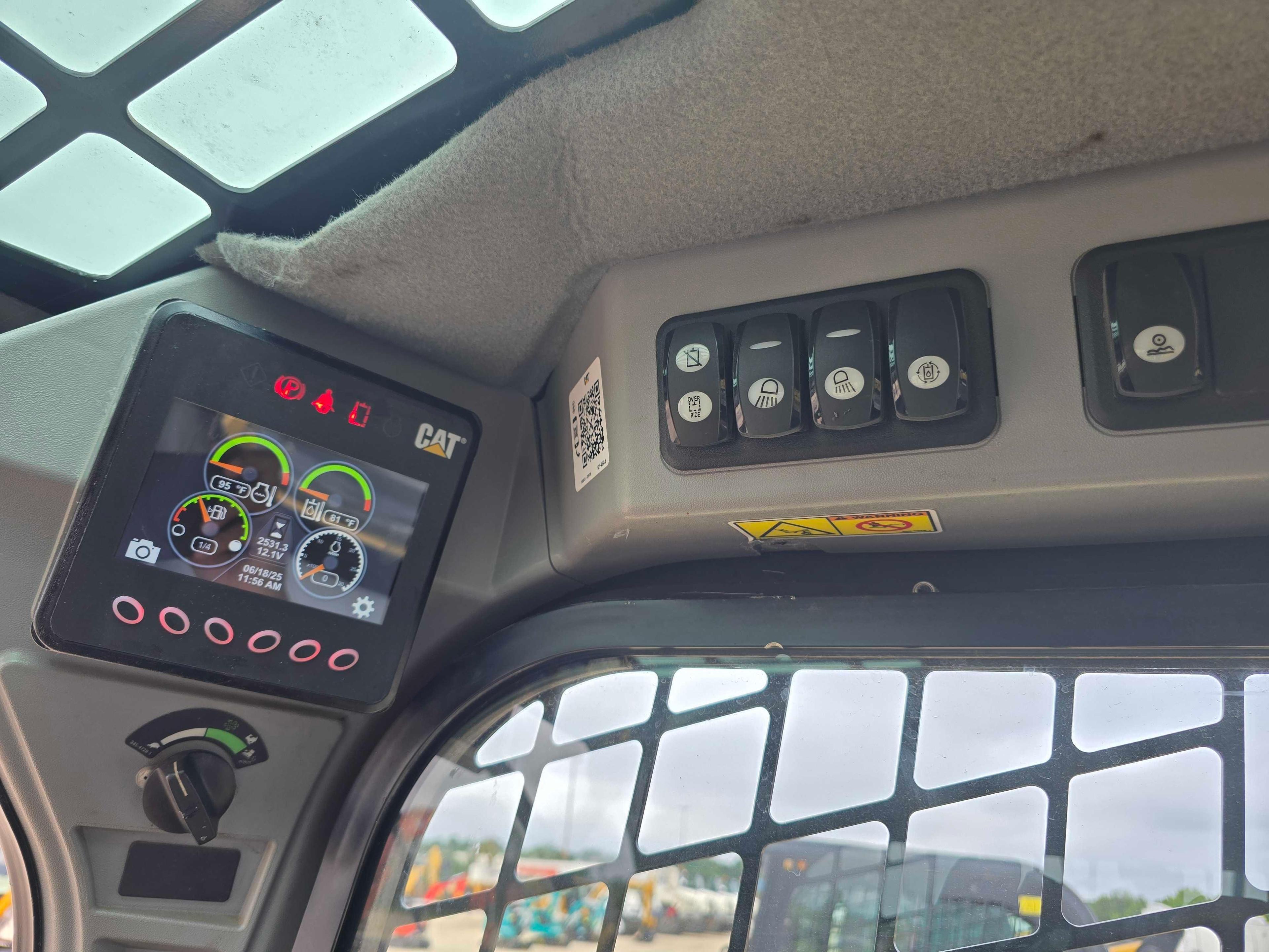 2016 CAT 262D SKID STEER SN:DTB05978 powered by Cat diesel engine, equipped with EROPS, air, heat,