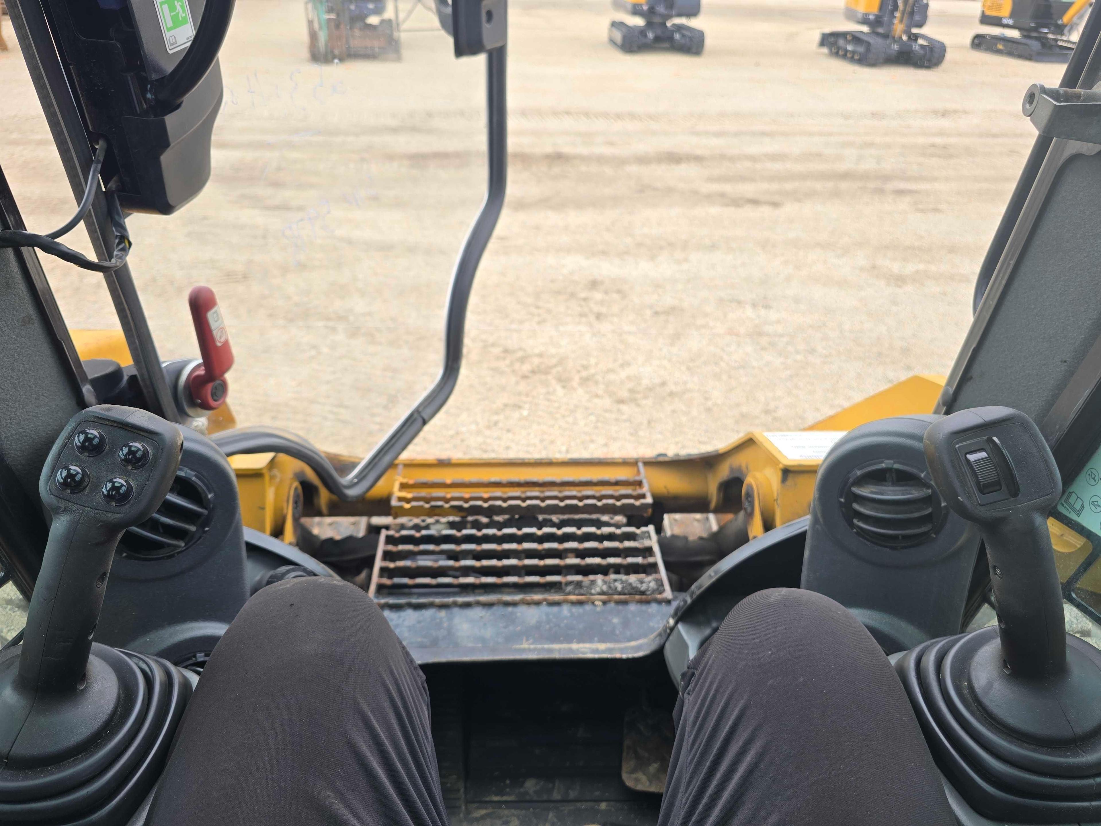 2016 CAT 262D SKID STEER SN:DTB05978 powered by Cat diesel engine, equipped with EROPS, air, heat,