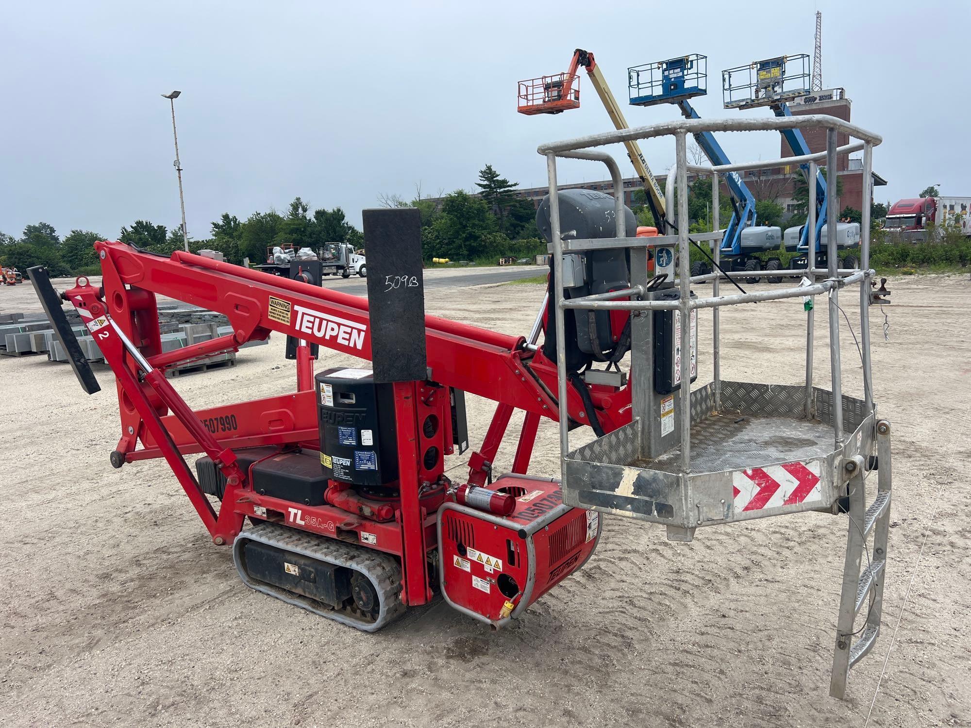 TEUPEN TL35A TRACKED BOOM LIFT SN:852 electric powered, equipped with 35ft. Platform height,