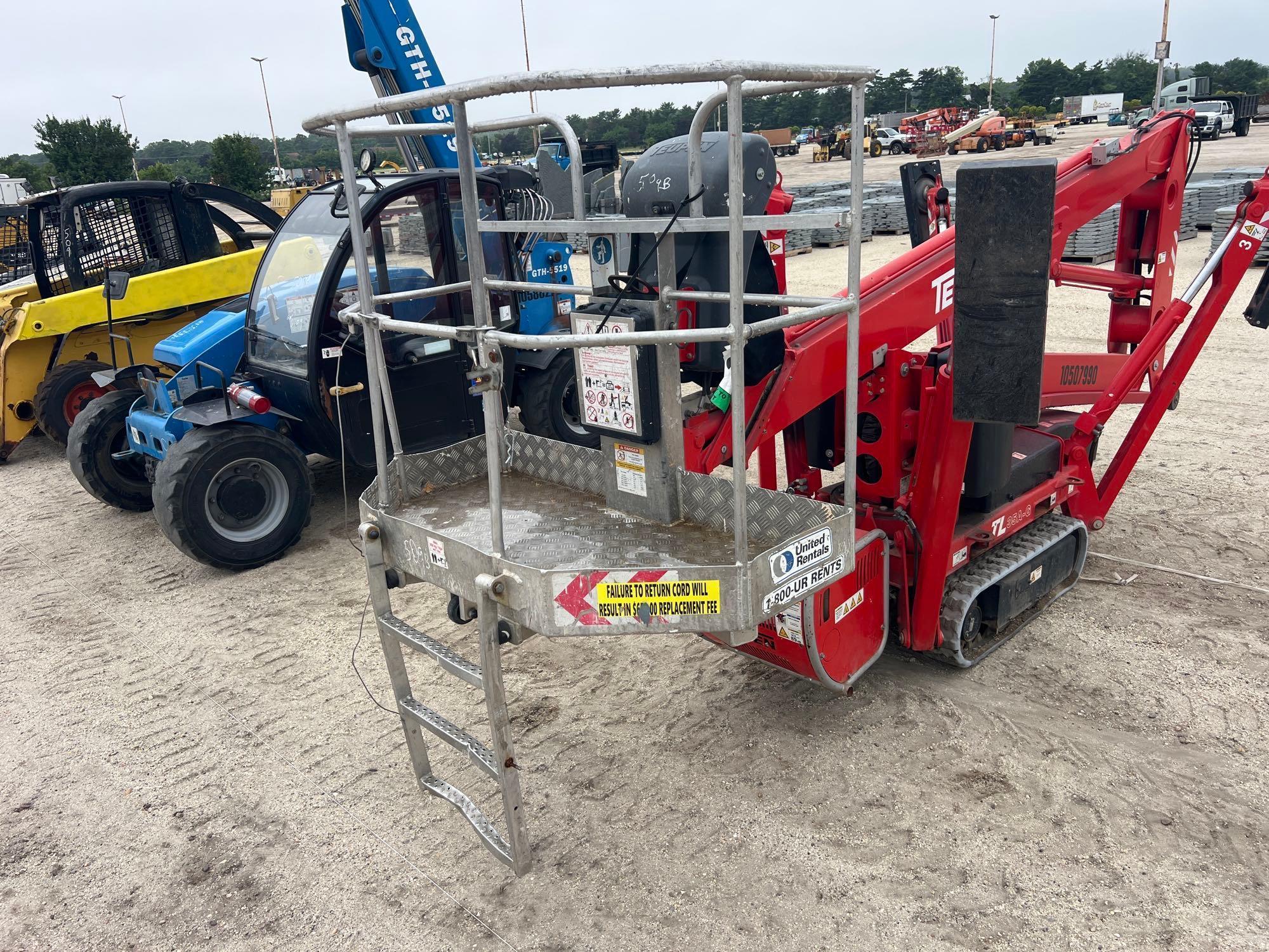 TEUPEN TL35A TRACKED BOOM LIFT SN:852 electric powered, equipped with 35ft. Platform height,