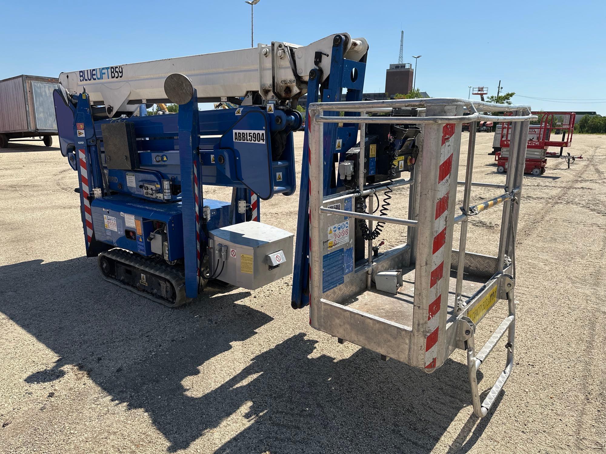 2016 BLUE LIFT B59 BLUE HYBRID SA18HB TRACKED BOOM LIFT SN:21763 electric powered, equipped with