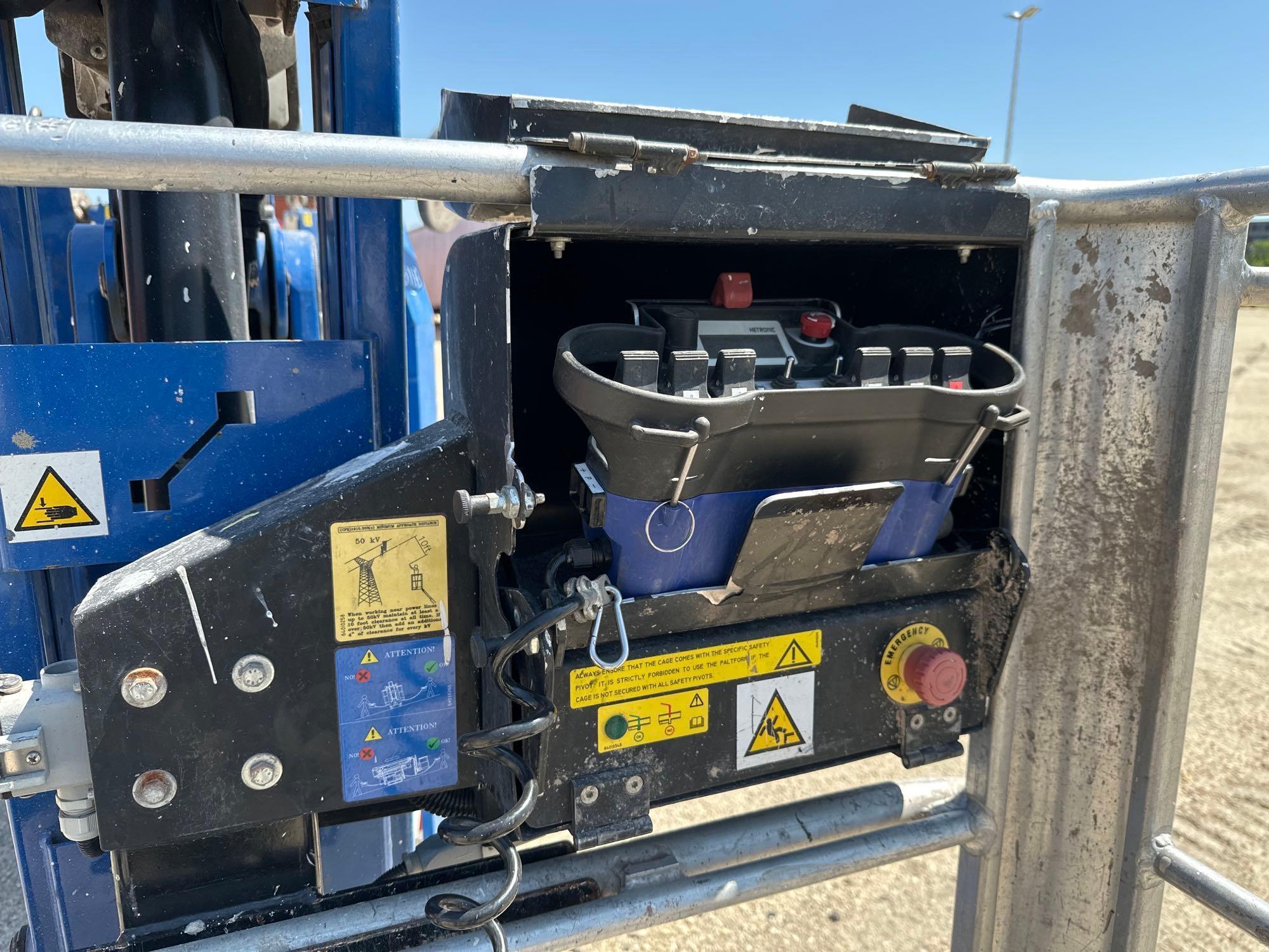 2016 BLUE LIFT B59 BLUE HYBRID SA18HB TRACKED BOOM LIFT SN:21763 electric powered, equipped with