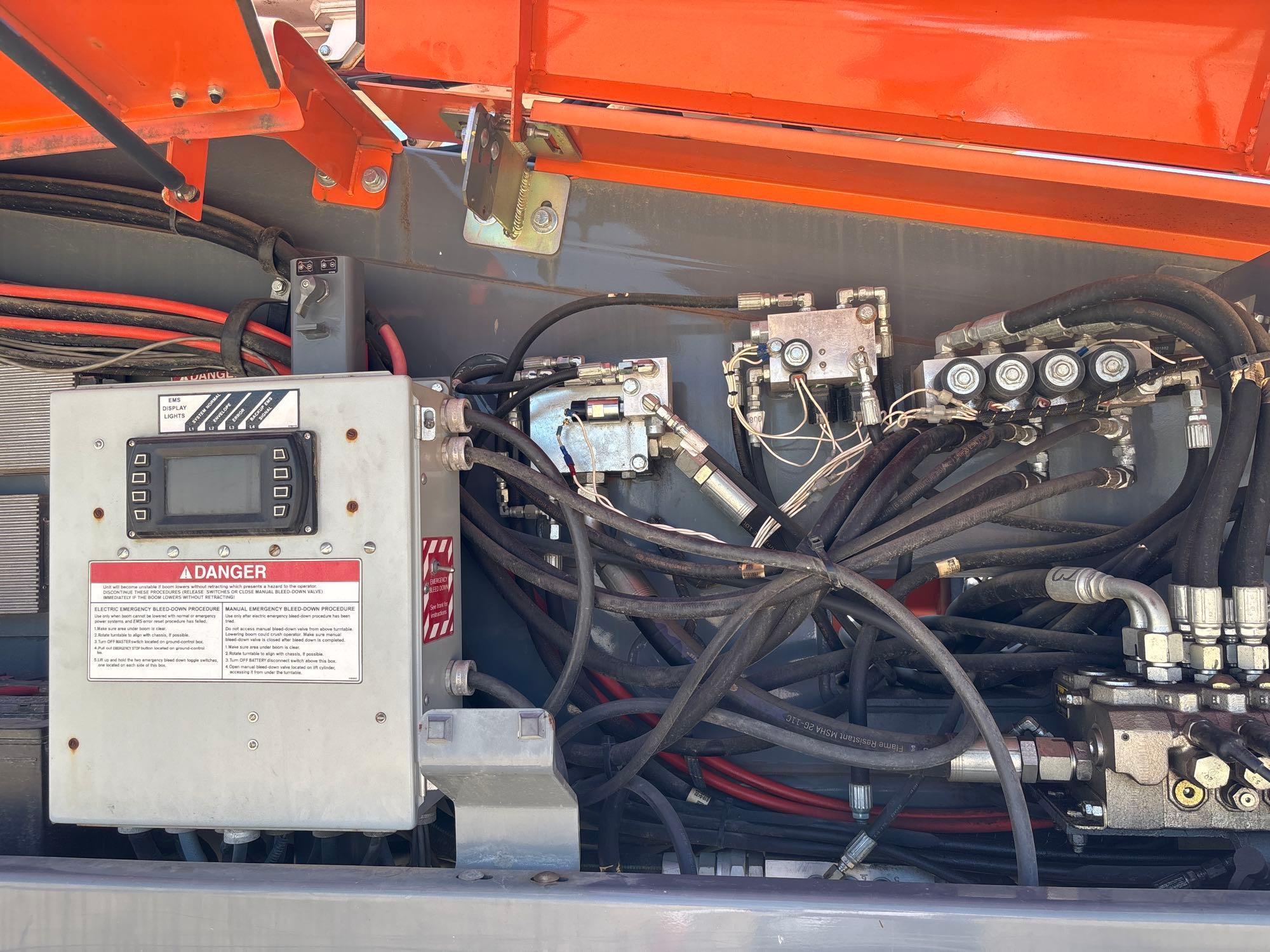 2016 SNORKEL TB126J BOOM LIFT SN:TB126J-04-000124 4x4, powered by diesel engine, equipped with